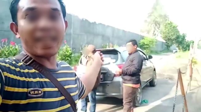 Panas, Aksi Debt Collector Coba Menyita Mobil Datsun Ini Bikin Tepuk Jidat