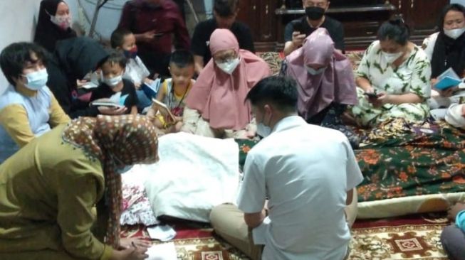 Pagi Ini Anton Medan Dimakamkan di Kompleks Masjid Jami Tan Kok Liong