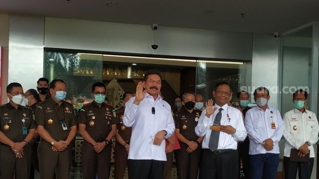 Ancam Demo di Istana, Komjak Minta Mendagri Tindak Lanjut Isu KTP Ganda Jaksa Agung