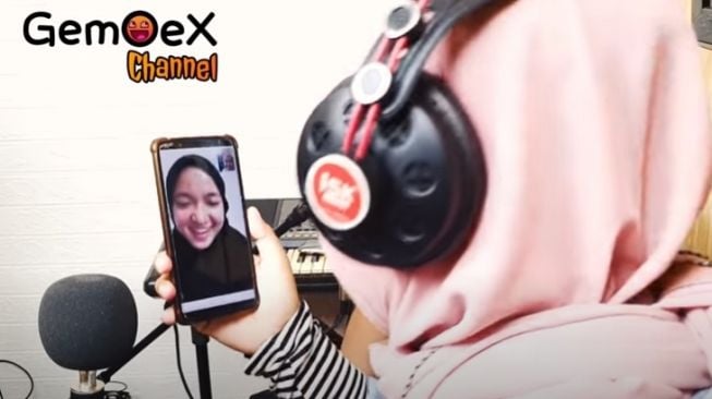 Momen Nissa Sabyan video call bareng penggemar [YouTube/Gemoex Channel]