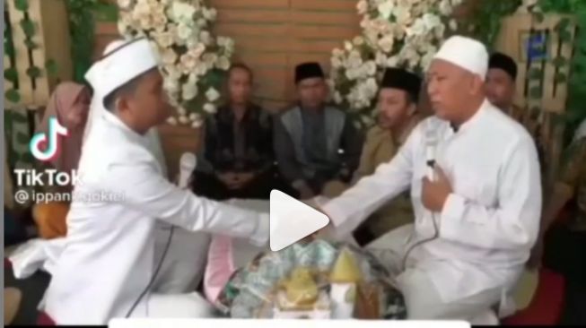 Gugup saat Akad, Aksi Pengantin Pria Salah Sebut Bikin Penghulu Ngakak