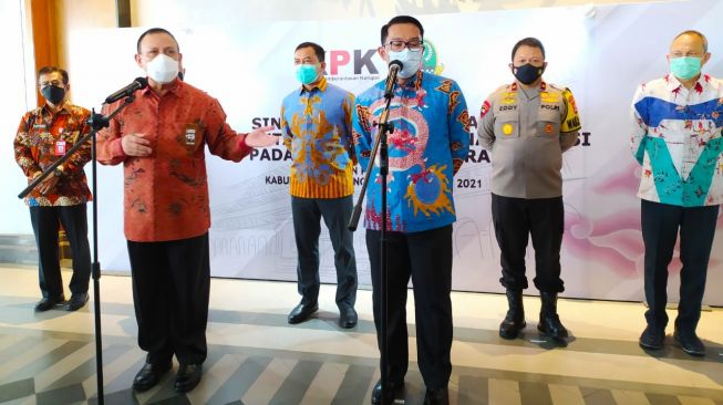 Apa yang Diburu KPK dari Bupati KBB Aa Umbara? Ini Kata Firly