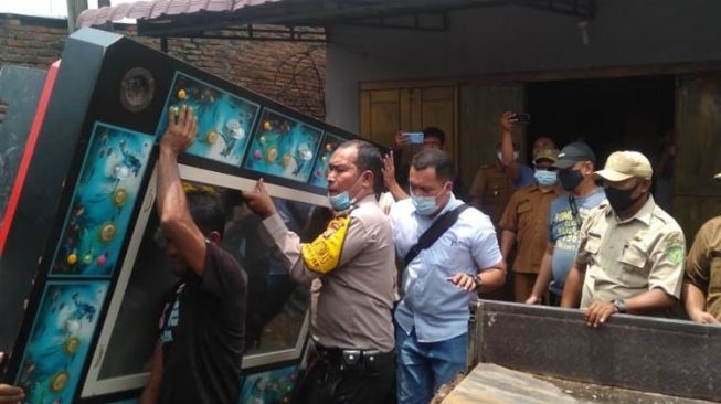 Viral Preman Hadang Polisi saat Gerebek Judi di Medan, Begini Kejadiannya