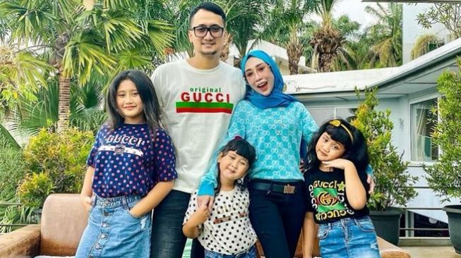 10 Potret Kamar Anak Reza Gladys, Dilengkapi Brankas hingga Stok Makanan Kucing Melimpah