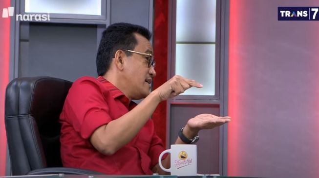 Refly Harun sebut pembuat gaduh isu tiga periode bukan Amien Rais. (Youtube/Mata Najwa)