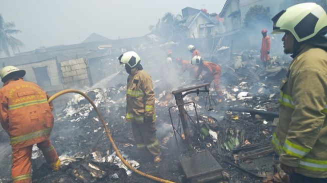 Ruko di Depan LTC Glodok Terbakar, Baru Padam usai 140 Petugas Damkar Dikerahkan ke Lokasi
