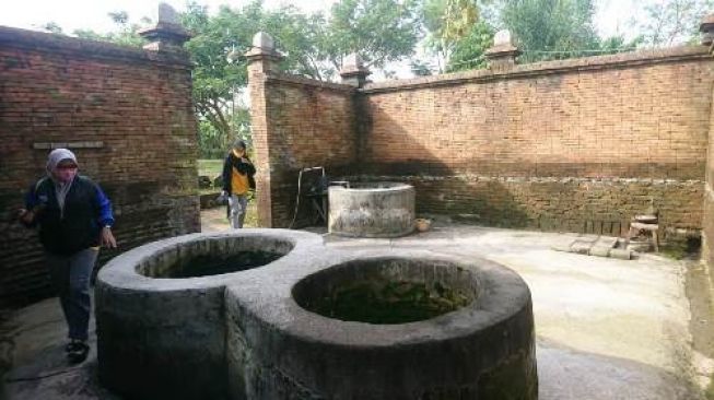 Banyak Kisah Supranatural Sumur Gandeng Tiga Rasa Mijen Demak