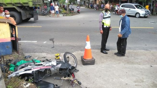 Motor Versus Truk di Boyolali, 2 Orang Tewas