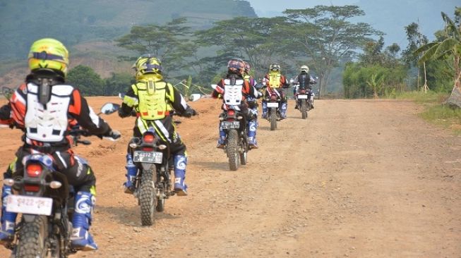 Terabasan di medan off-road bersama Yamaha WR 155 R [PT YIMM].