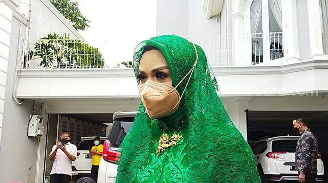 Lebaran Pertama Tanpa Raul Lemos, Krisdayanti: Mengeluh Bukan Hal Baik