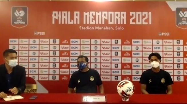 Piala Menpora 2021: Pelatih Arema Akui Pemainnya Kalah Stamina dari Tira