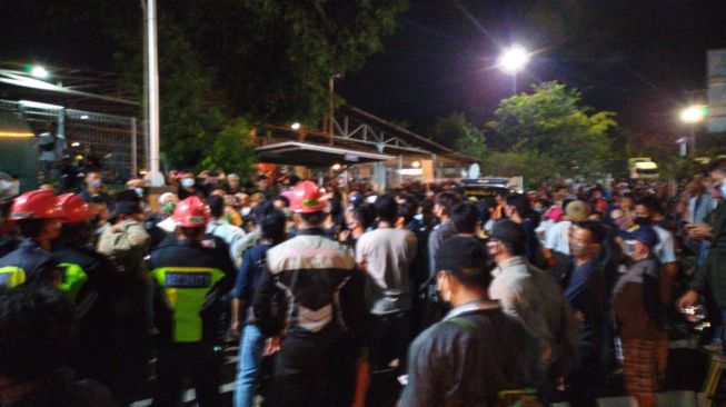 Warga Empat Desa Geruduk Perusahaan Pengelola Limbah di Klapanunggal Bogor