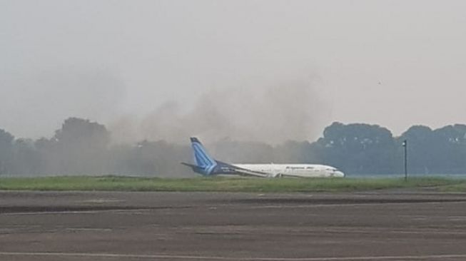 Pesawat Trigana Air tergelincir di Bandara Halim Perdanakusuma. [Twitter/Gerry Soejatman@GerryS]
