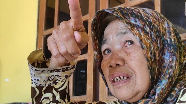 Cerita Suryati, Warga Banyuwangi Beli Cabai Dicat yang Viral di Medsos