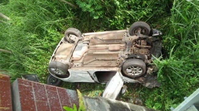 Chevrolet Loncat Lalu Terjun ke Jurang di Lumajang, Pengemudi Tewas