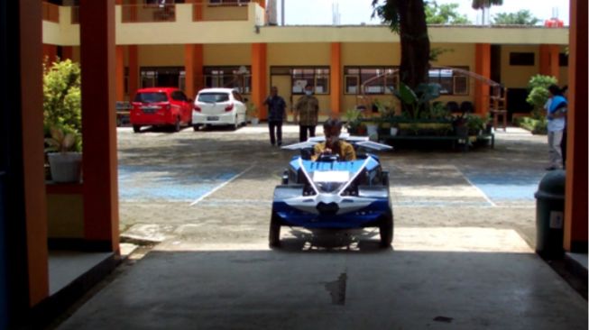 Penampakan Spectre, mobil listrik bertenaga surya buatan siswa SMA Muhammadiyah Gombong. HESTEK/M Hafied