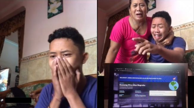 Pemuda Lolos SNMPTN Sampai Nangis Histeris, Pelukan Hangat Ibu Bikin Haru