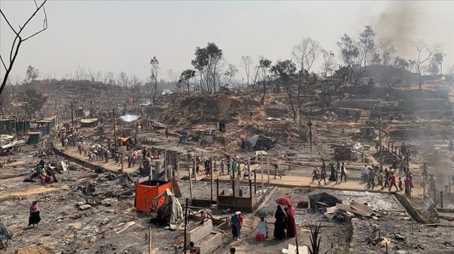 Kamp Pengungsi Rohingya Terbakar, 15 Orang Tewas dan 500 Lebih Terluka