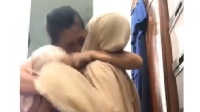 Momen Haru Saat Lolos SNMPTN Tahun 2021, Warganet Ikutan Nangis