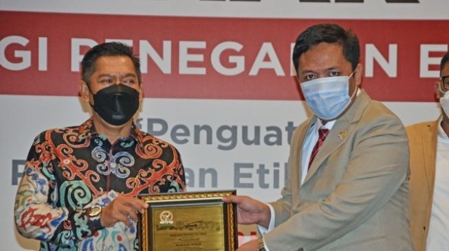 DPR : Setiap Lembaga harus Punya Pengawas