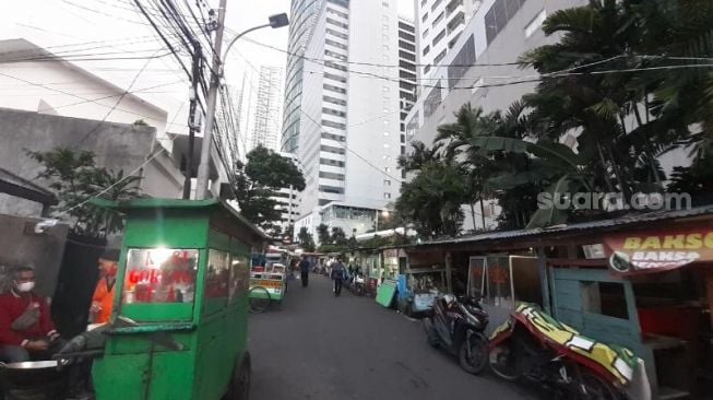 Cerita Pedagang Nasi Goreng Tertimpa Paha Manusia di Apartemen Ambassador