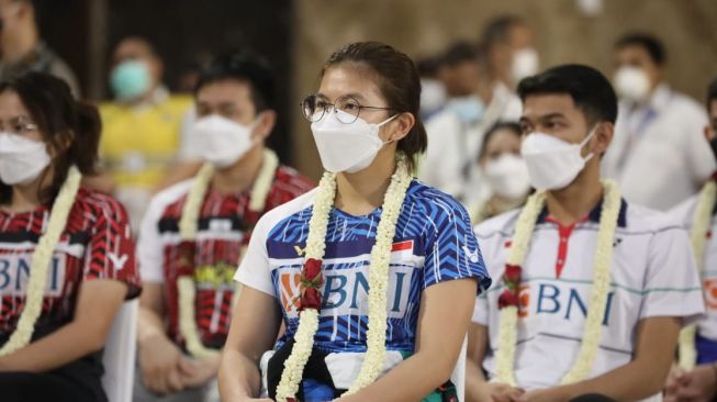 Atlet bulutangkis Indonesia Greysia Polii mengaku sudah melupakan kejadian yang menimpa timnas bulutangkis Indonesia di turnamen All England Open 2021 itu. Ia ingin lebih fokus ke Olimpiade Tokyo 2021 mendatang dengan mengikuti tiga turnamen yang tersisa yakni di India Open, Malaysia Open dan Singapura Open.(foto:putra/kemenpora.go.id)