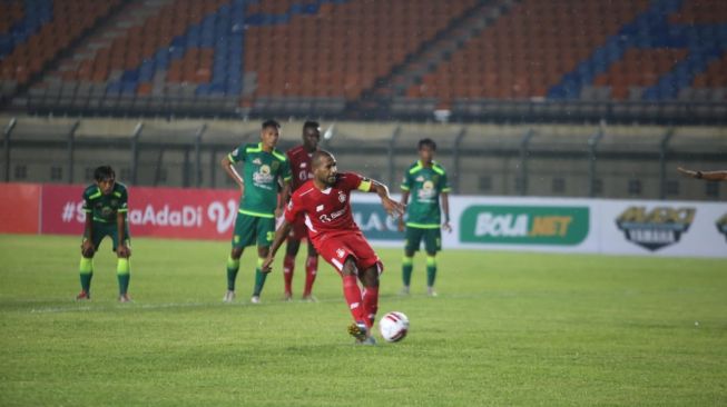 Persik Kediri vs Persebaya di Piala Menpora 2021 yang digelar di Stadion Si Jalak Harupat, Kabupaten Bandung, Jawa Barat, Selasa (23/3/2021). [Dokumentasi Persik]