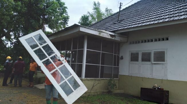 Terusir dari Rumah Dinas, Keluarga Pendiri FE USU Kini Hidup Menumpang