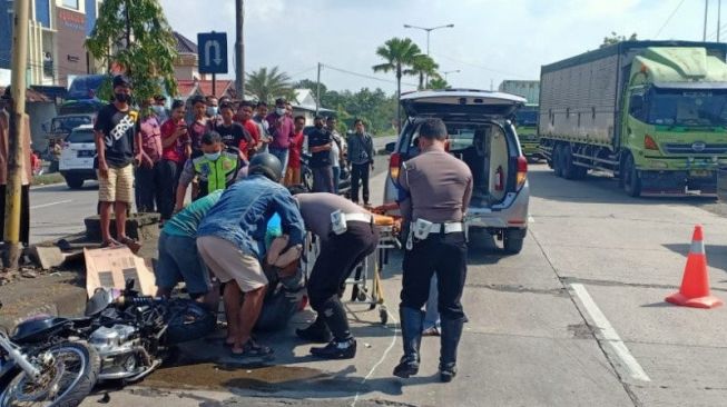 Mahasiswi Tewas Terlindas Truk di Jalinsum Natar Lampung Selatan