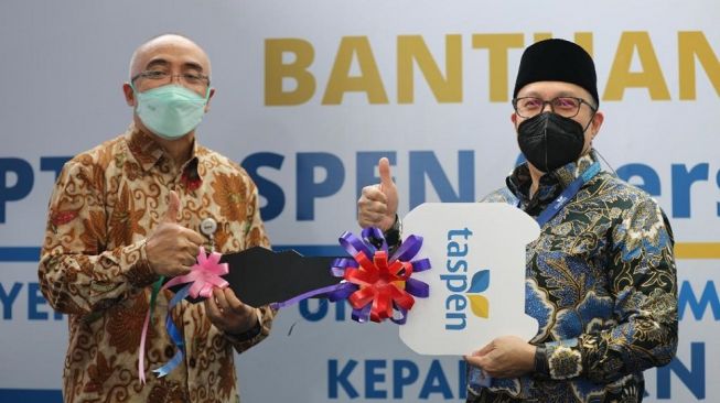 Taspen Serahkan Bantuan Ambulans untuk Polri dan BKN