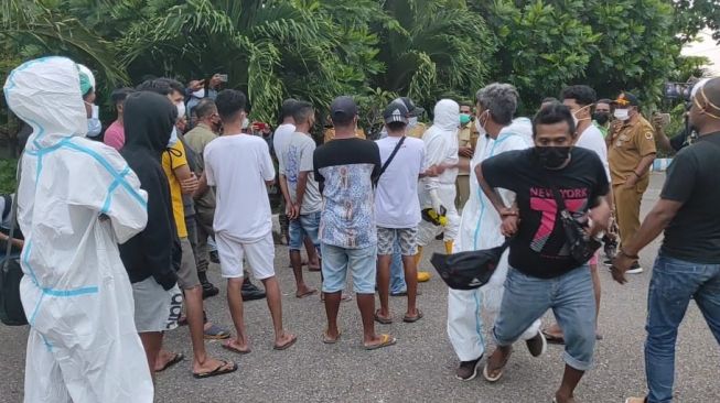 Honor Belum Dibayar, Pengusung Jenazah Covid-19 Geruduk Rumah Wali Kota