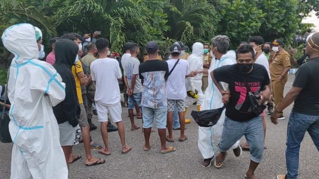 Penggotong Jenazah Covid-19 Geruduk Rumah Walkot, Protes Honornya Dipotong