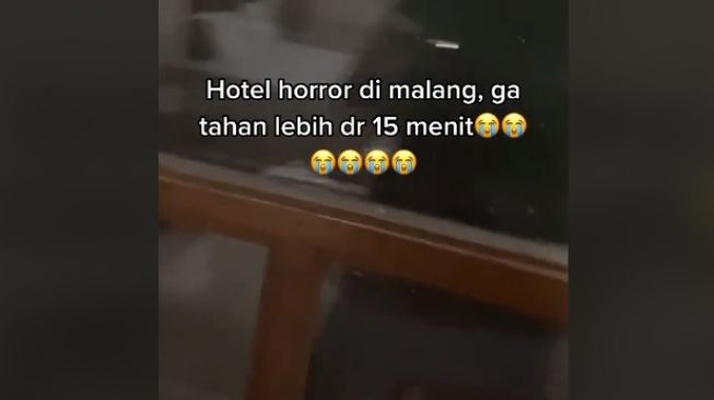 Pengalaman menginap di hotel cuma tahan 15 menit langsung cabut (tiktok.com/@fmpeg)