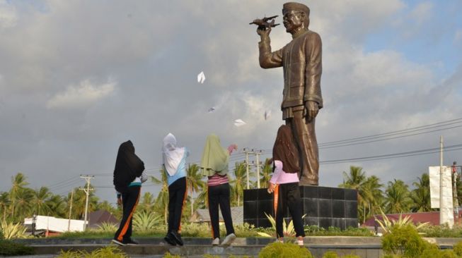 Kawasan Bandara Djalaluddin Gorontalo Akan Dipercantik