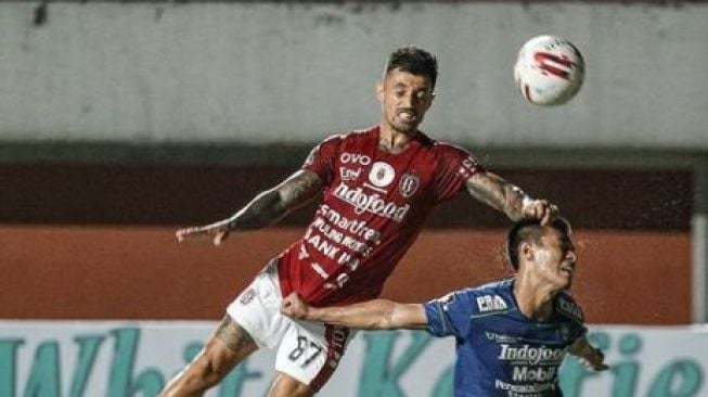 Persib Bandung Tersingkir dari Puncak Klasemen BRI Liga1 Setelah Dikalahkan Bali United