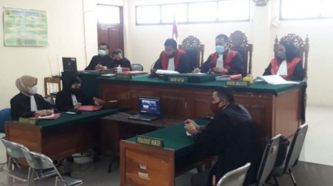 Majelis hakim PN Banjarmasin menjatuhi vonis ke empat pria Kalimantan. (Antara/Firman)