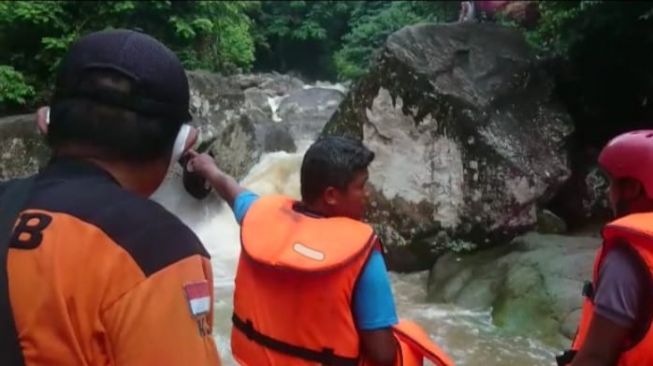 3 Korban Jatuh di Air Terjun Lubuk Hitam Padang Mahasiswa UNP, 2 Perempuan