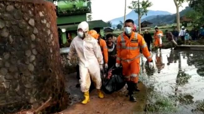 Banjir Bandang dan Longsor, Tiga Desa di Sumedang Terisolasi