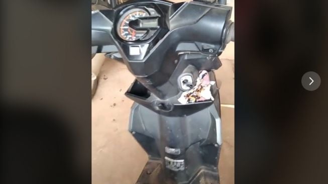 Pria kesal beli motor banyak minusnya (tiktok.com/@arif-_jr_ibra66)