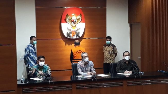 Ditahan KPK, RJ Lino Rugikan Negara 22 Ribu USD di Pelindo II