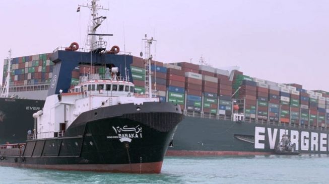 Pemilik Kapal Kargo yang Blokir Terusan Suez Meminta Maaf