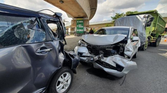 Kecelakaan Beruntun di Tol JORR Meruya Gegara Sopir Mabuk, kini Berujung Damai