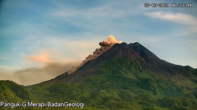 Kejadian awan panas guguran Gunung Merapi, Sabtu (27/3/2021) pagi. (Dokumentasi BPPTKG).