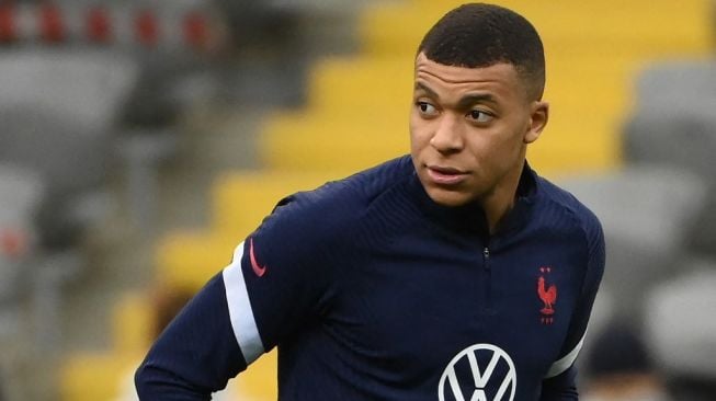 Bawa PSG Singkirkan Bayern, Mobil Kylian Mbappe Dihadang Fans