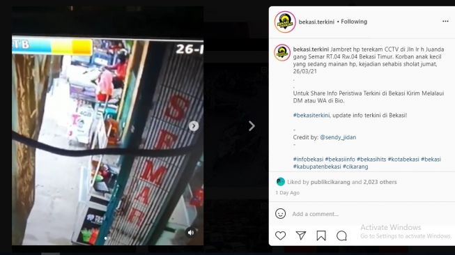 Viral aksi jambret HP di Toko Semar, Bekasi Timur, Kota Bekasi, Jawa Barat.[Instagram/@bekasi.terkini]