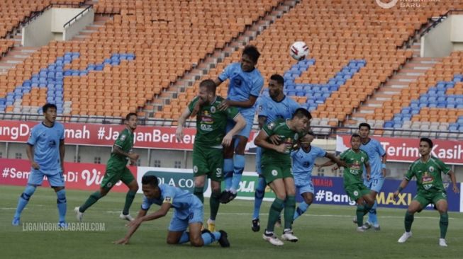 Suasana laga Piala Menpora 2021 antara PSS Sleman vs Persela Lamongan di Stadion Si Jalak Harupat, Bandung, Minggu (28/3/2021) sore. [dok. PT LIB]