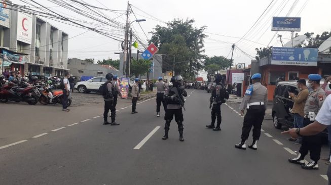 Tegang! Ada Ledakan di Lokasi Terduga Teroris Condet Ditangkap Densus