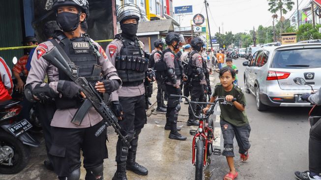 Suasana Pasca Penangkapan Terduga Teroris Di Condet