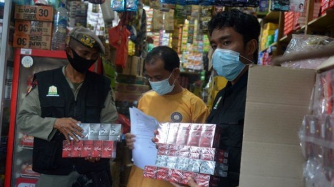 Ratusan Bungkus Rokok Ilegal Disita di Aceh