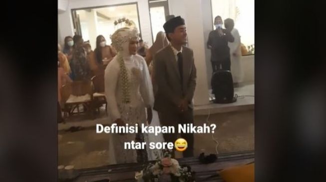 Kelewat Santai, Pria Ini Malah Asyik Main PS Padahal Mau Nikah (tiktok.com/@duriduridam00)